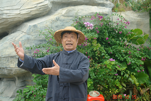 1508463001766011457.jpg 传承人欧进兴即兴演唱大鹏山歌640.jpg
