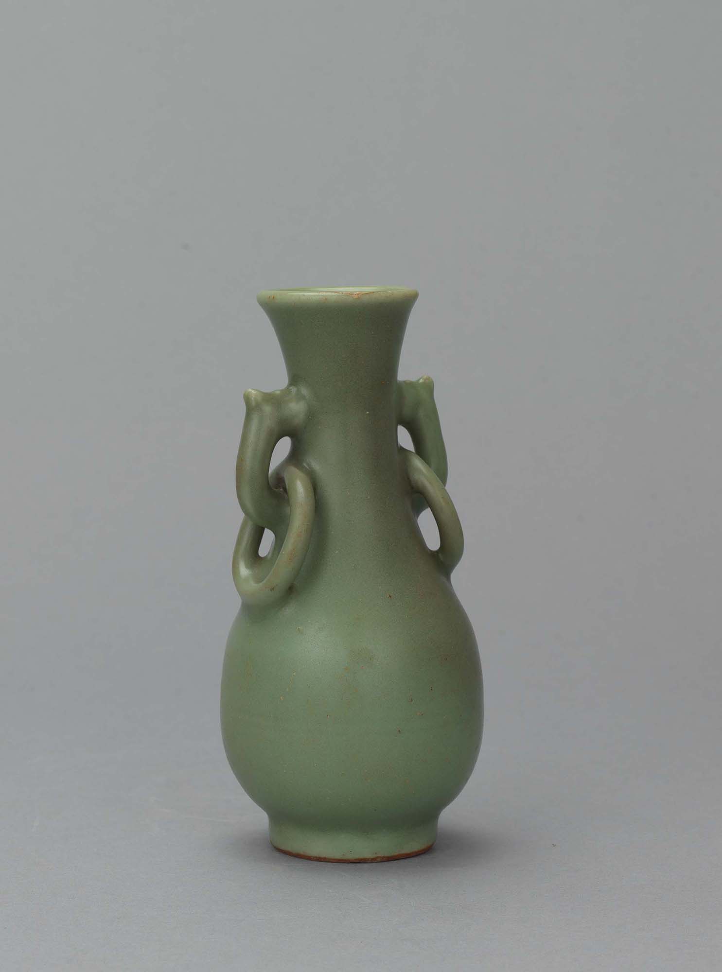 中国　龍泉窯　青磁　双耳不遊環瓶　C　6986 中国 龍泉窯 青磁 双耳不遊環瓶 C 6986 中国 龍泉窯 青磁