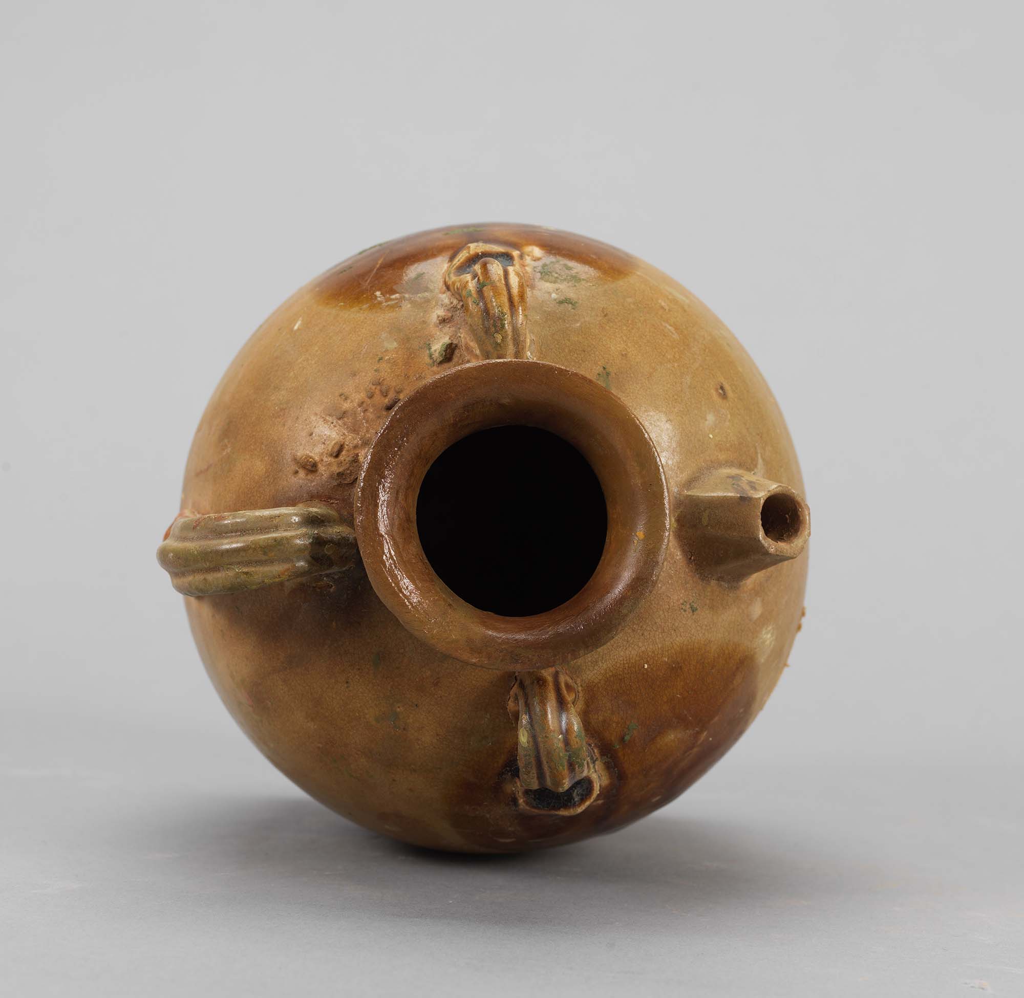 漢時代　黒褐釉瓜棱文長嘴双獸首耳執壺　長沙窯 水注　水差し(B-71) 漢時代 黒褐釉瓜棱文長嘴双獸首耳執壺 長沙窯 水注 水差し(B-71