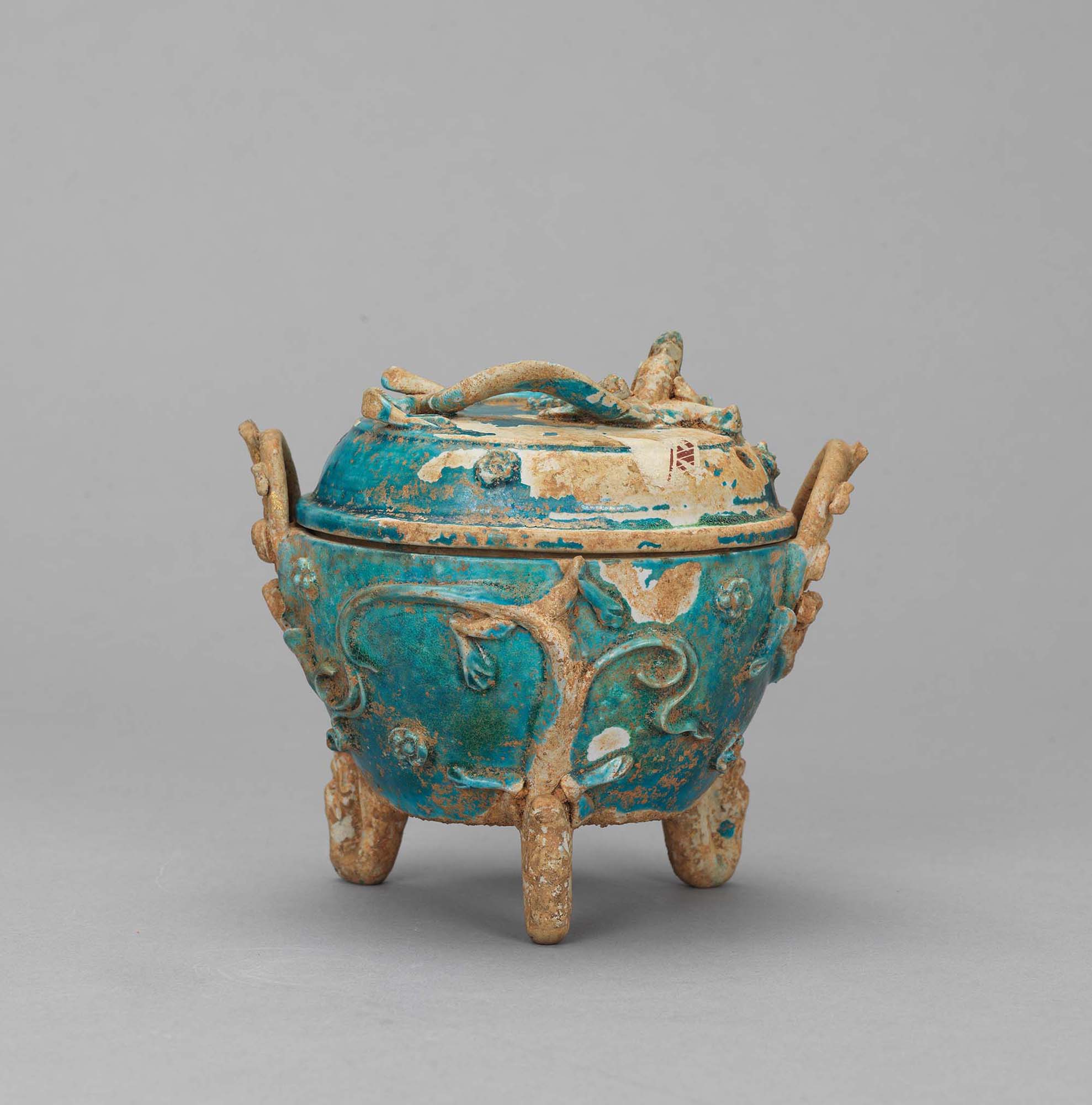 蔵出し　兎型香炉　　中国古玩　蓋裏　在銘？　一只兔子　青銅器 中国文物报-2023-01-31-19652版-古代青铜器中的兔形器和纹饰