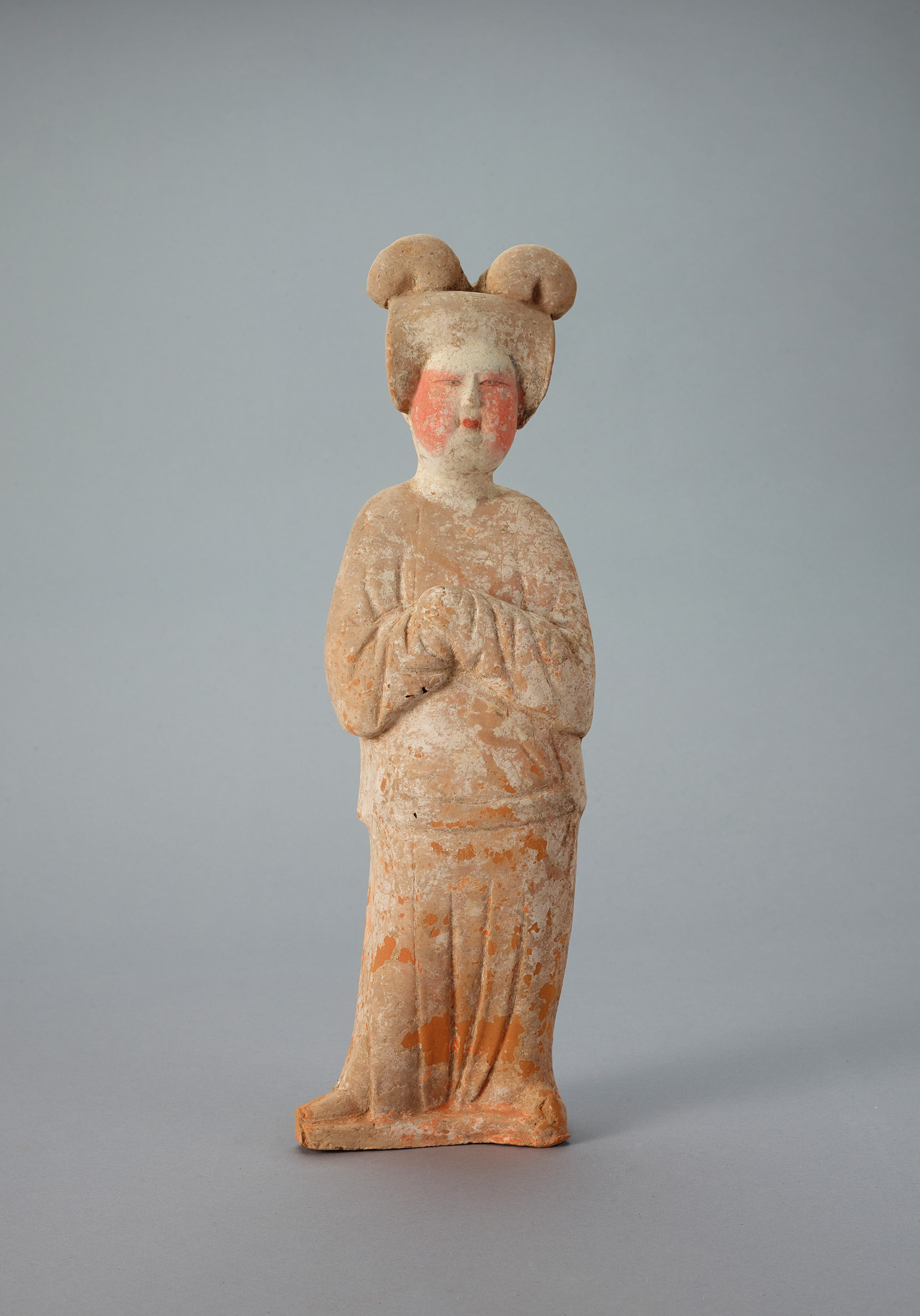 塑像女子俑頭部　Q19-1 塑像女子俑頭部 Q19-1 A large painted pottery figure of a